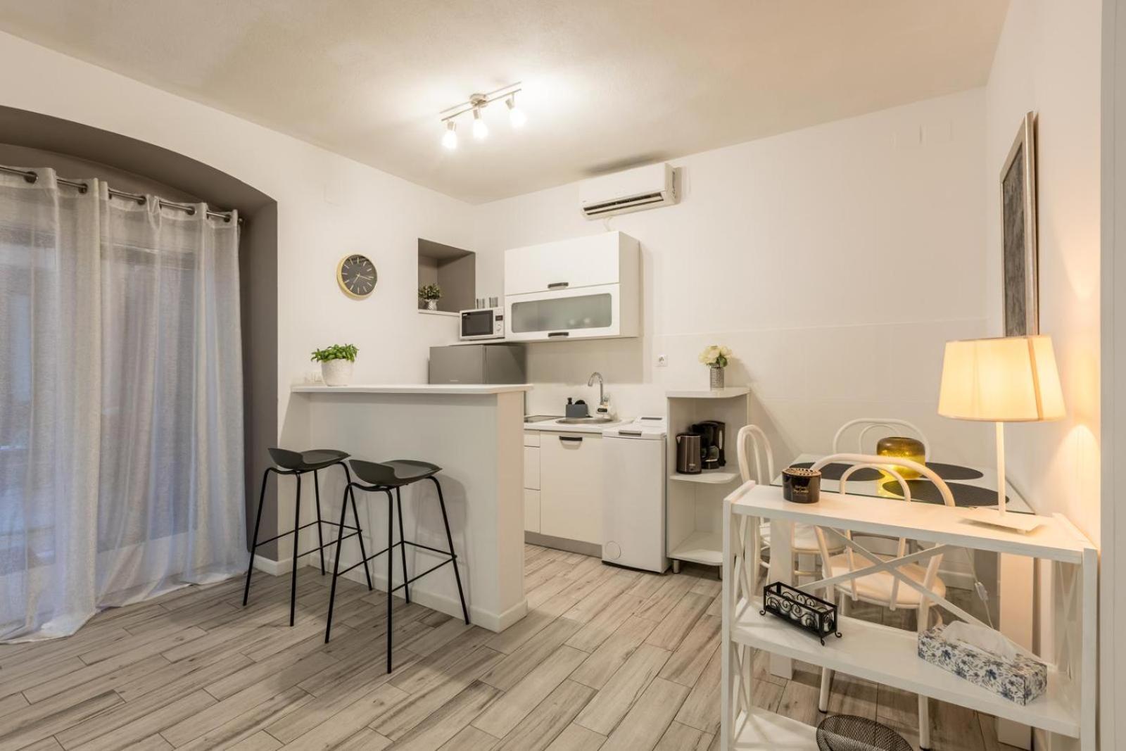 Apartments And Rooms Villa Lina Σπλιτ Εξωτερικό φωτογραφία