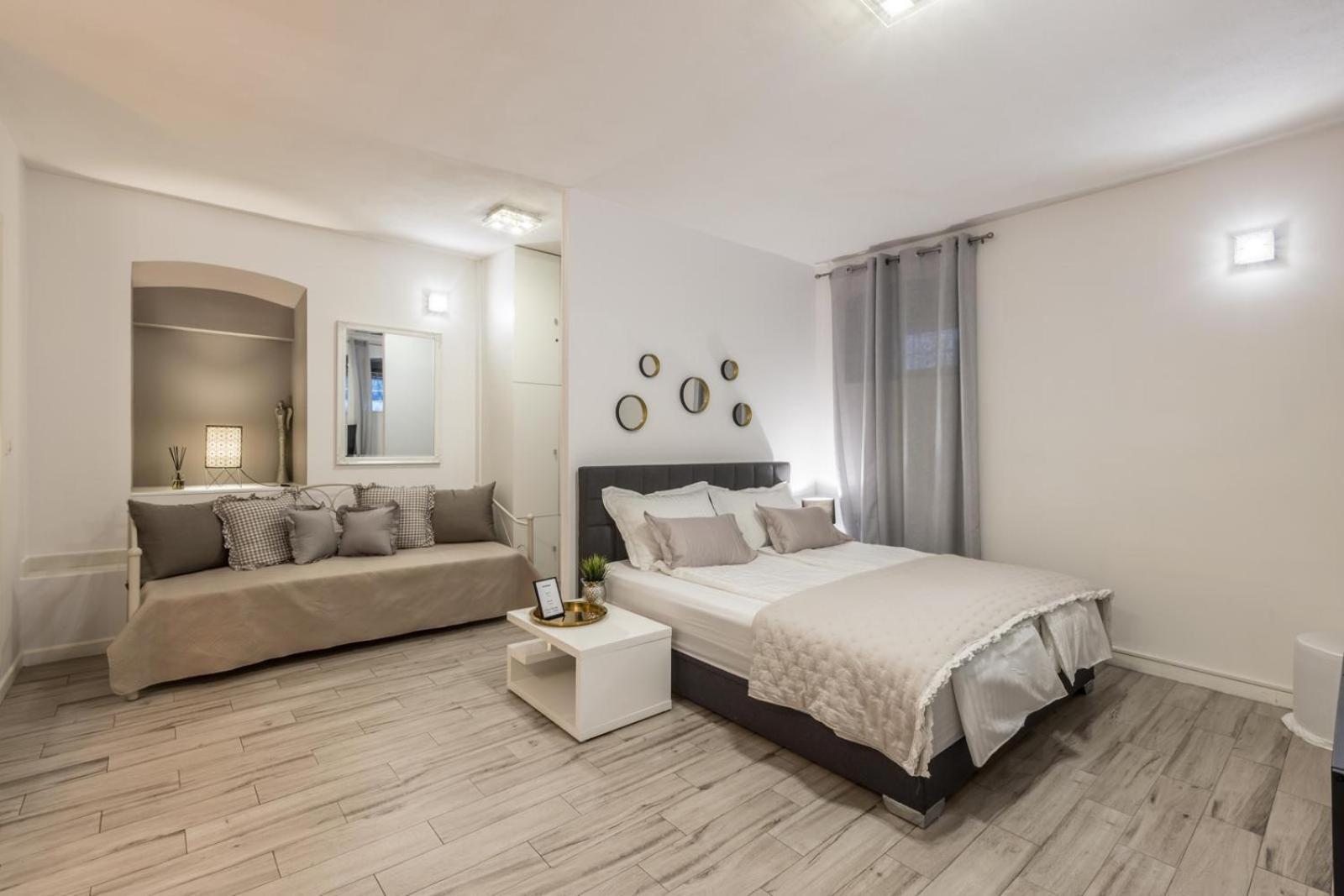 Apartments And Rooms Villa Lina Σπλιτ Εξωτερικό φωτογραφία