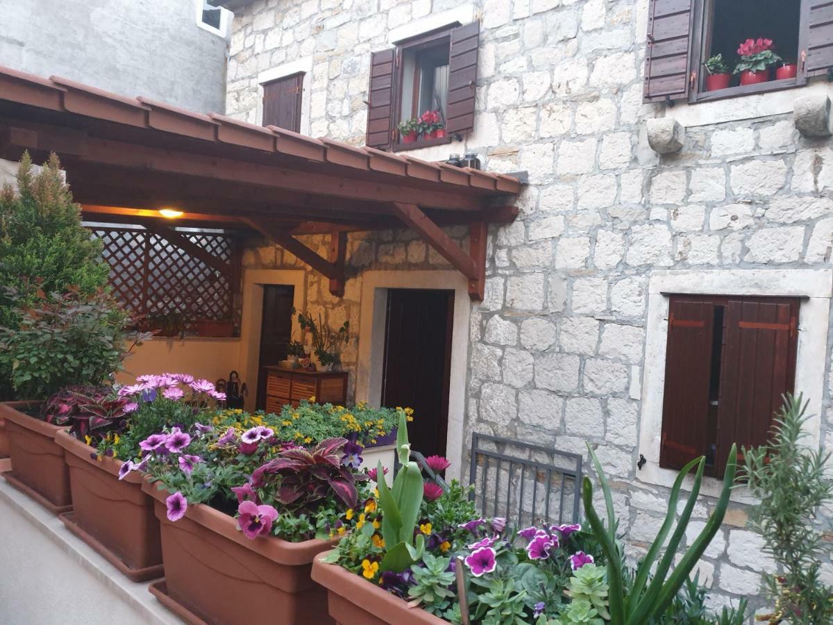 Apartments And Rooms Villa Lina Σπλιτ Εξωτερικό φωτογραφία