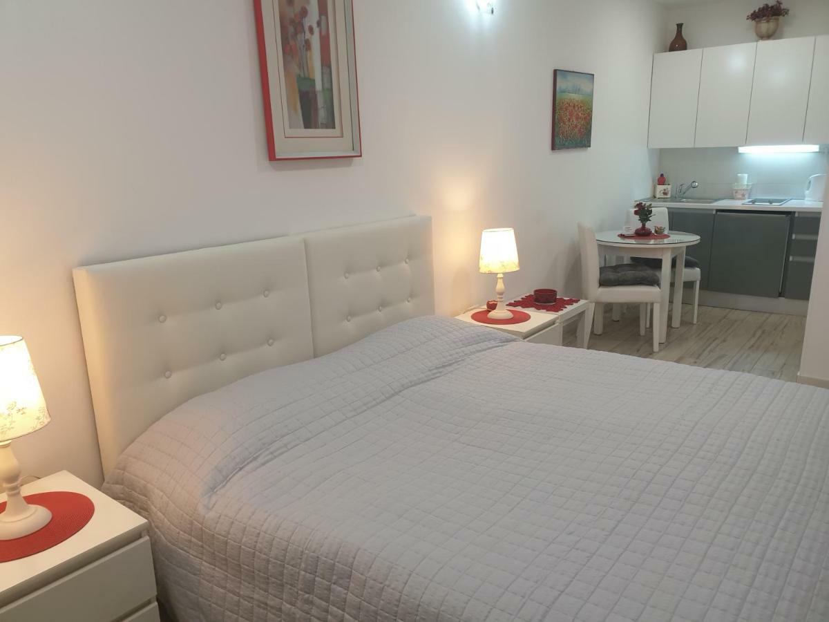 Apartments And Rooms Villa Lina Σπλιτ Εξωτερικό φωτογραφία